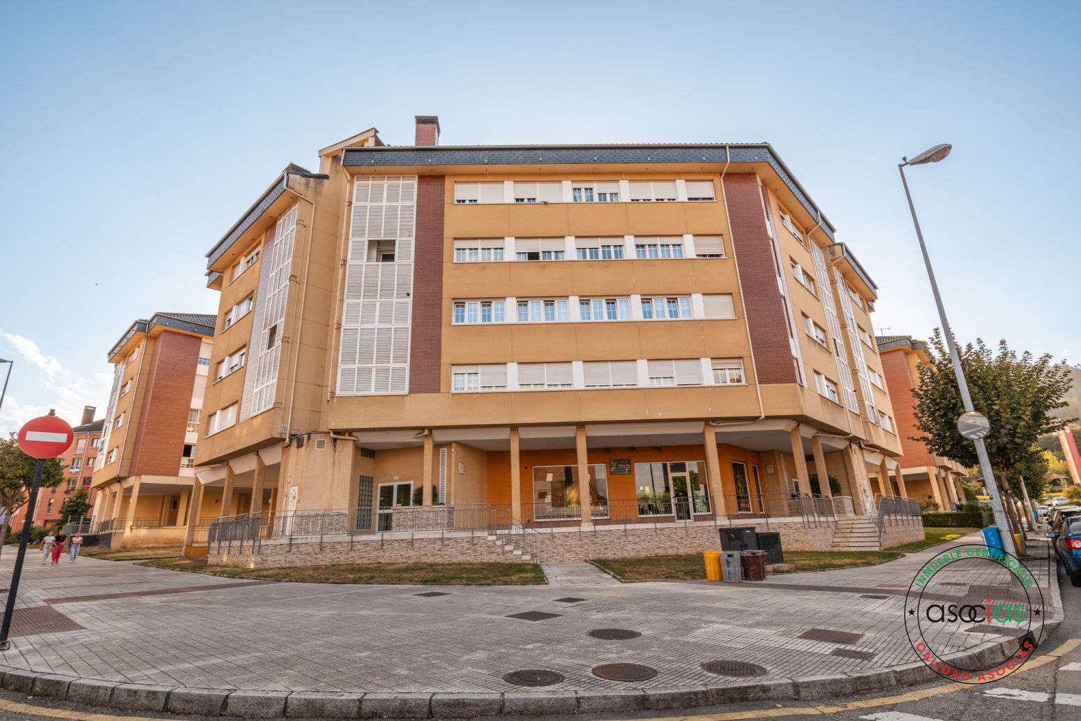 Vista exterior de Piso en venta en Oviedo  con Calefacción, Jardín privado y Parquet