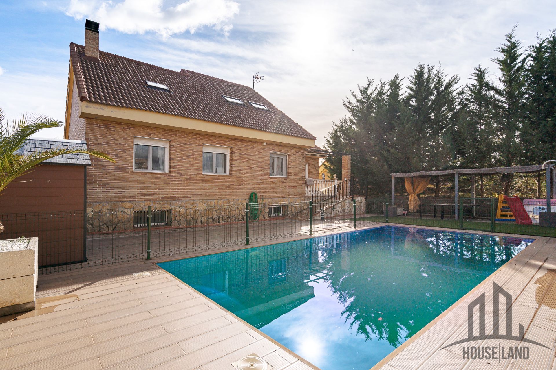 Piscina de Casa o xalet en venda en El Casar amb Aire condicionat, Calefacció i Jardí privat