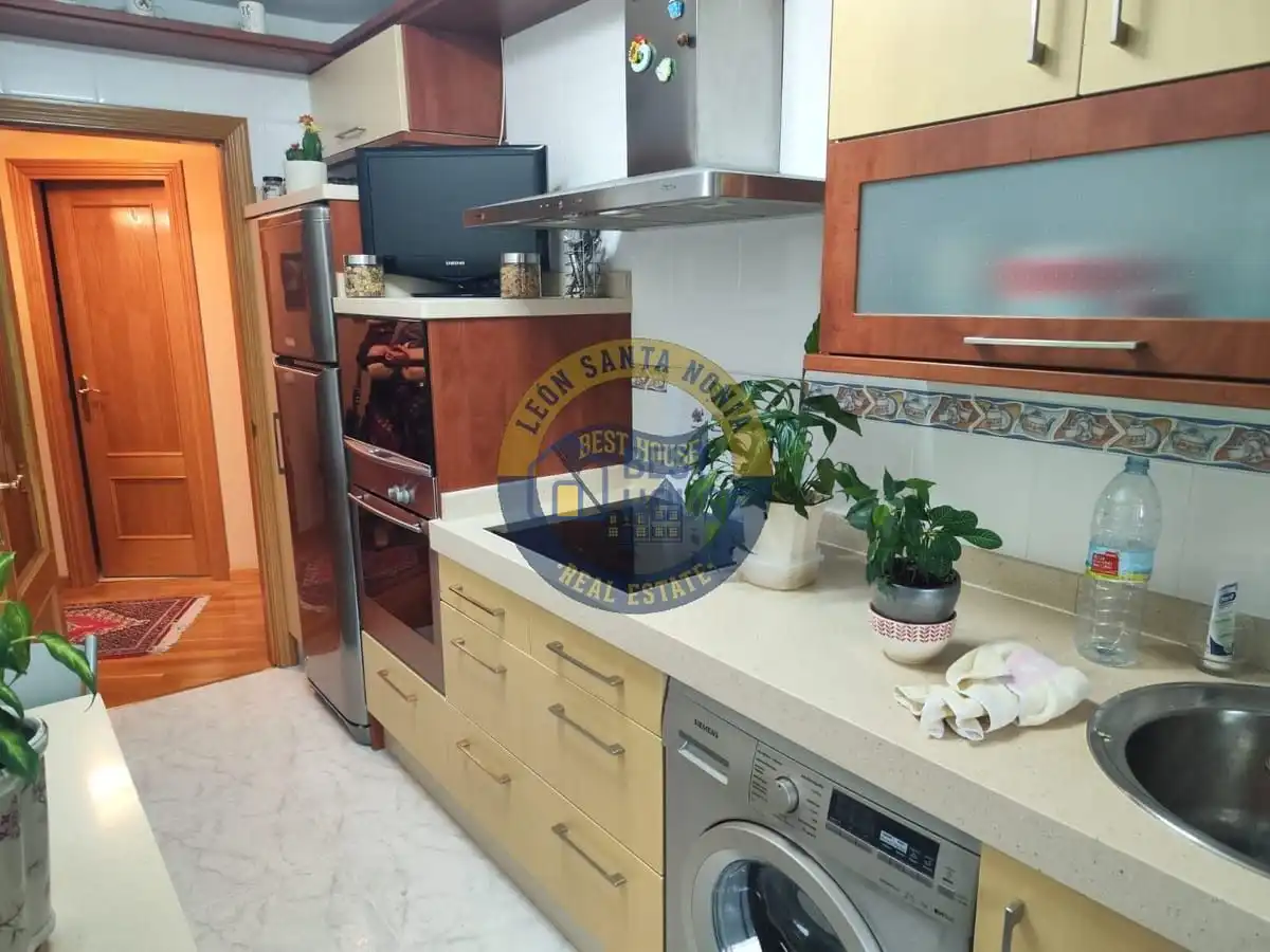 Kitchen of Apartments for rent in León Capital   with Heating, Parquet flooring and Furnished