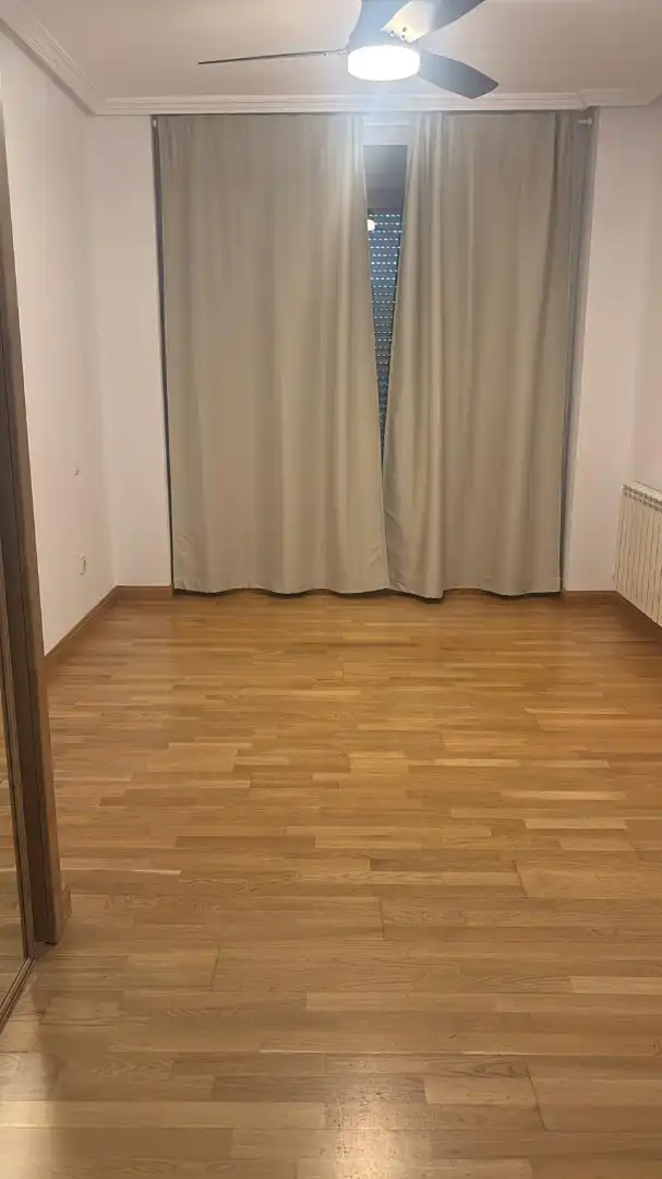 Dormitori de Pis de lloguer en Alcalá de Henares amb Aire condicionat, Calefacció i Parquet