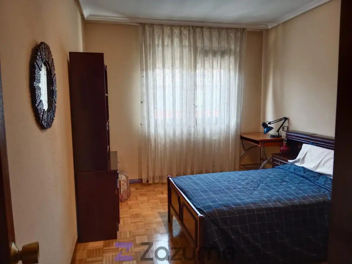 Habitación de Piso de alquiler en Siero con Aire acondicionado, Calefacción y Trastero