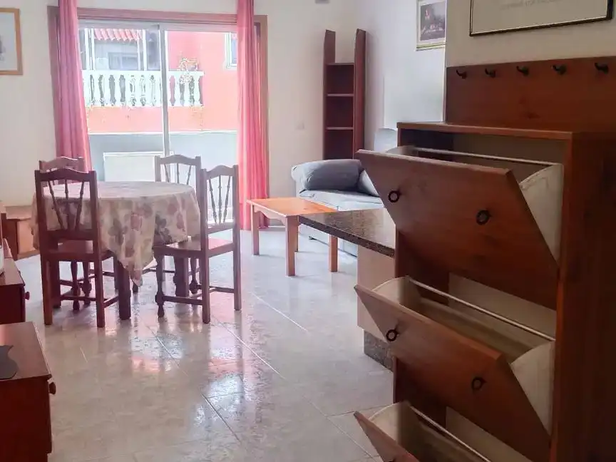 Wohnzimmer von Wohnung zur Miete in Arona mit Möbliert und Balkon