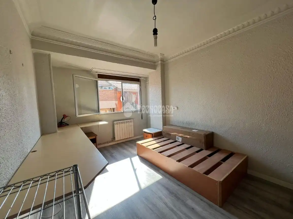 Habitación de Piso en venta en Zaragoza con Calefacción y Amueblado