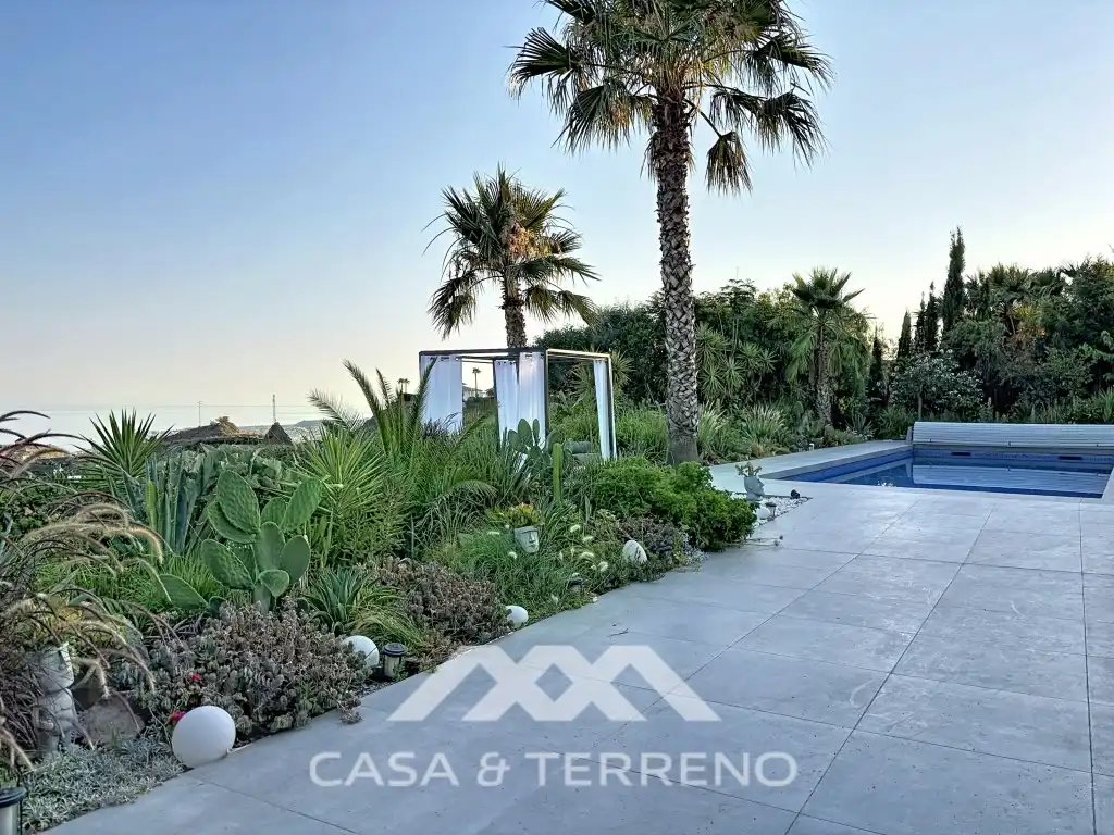 Terraza de Casa o chalet en venta en Algarrobo con Aire acondicionado, Calefacción y Jardín privado