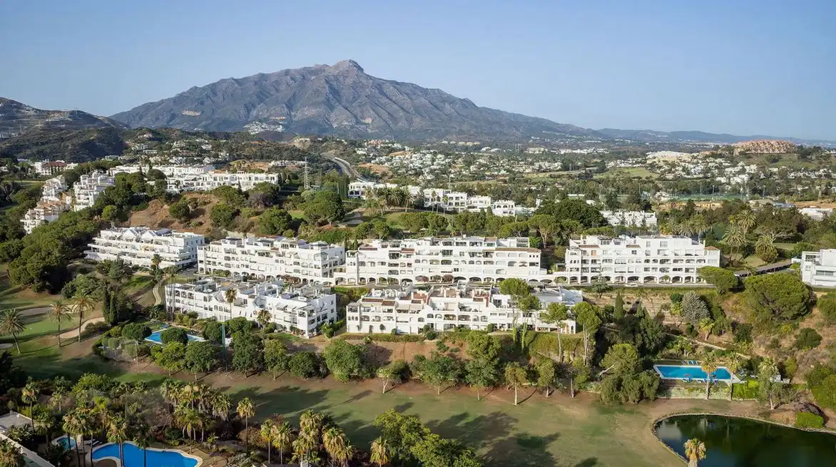 Penthouse with pool for sale in La Quinta