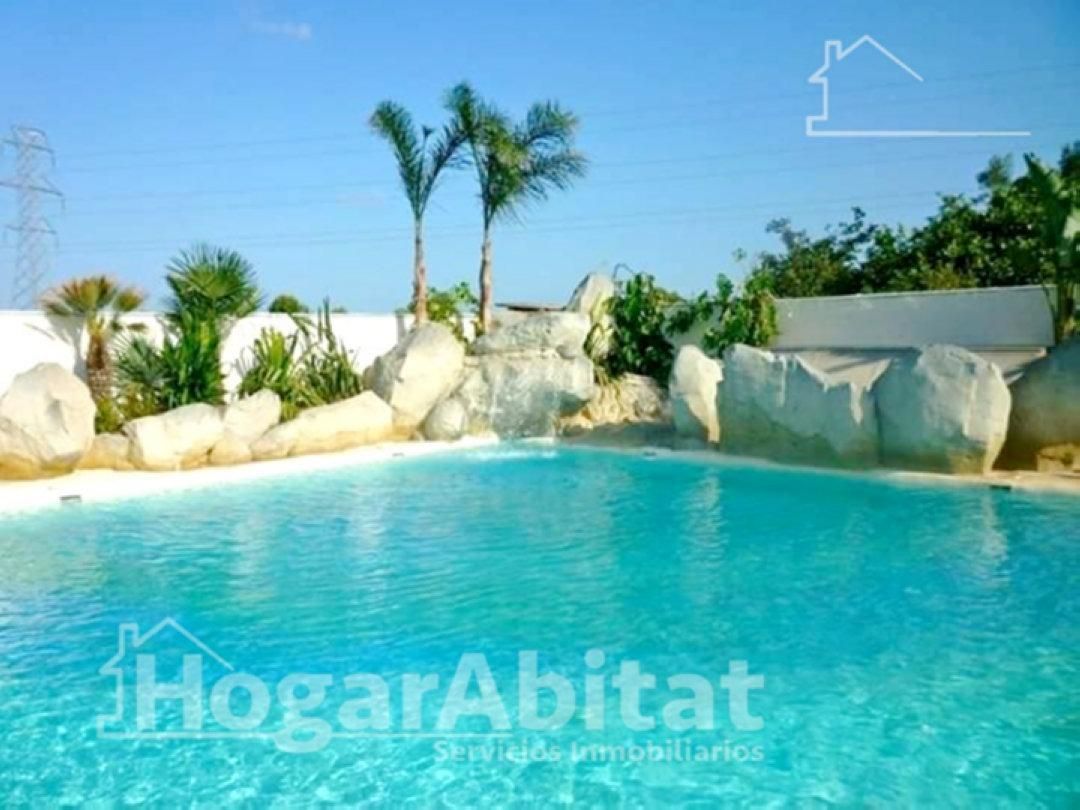 Swimming pool of House or chalet for sale in Torrent  with Air Conditioner, Heating and Private garden