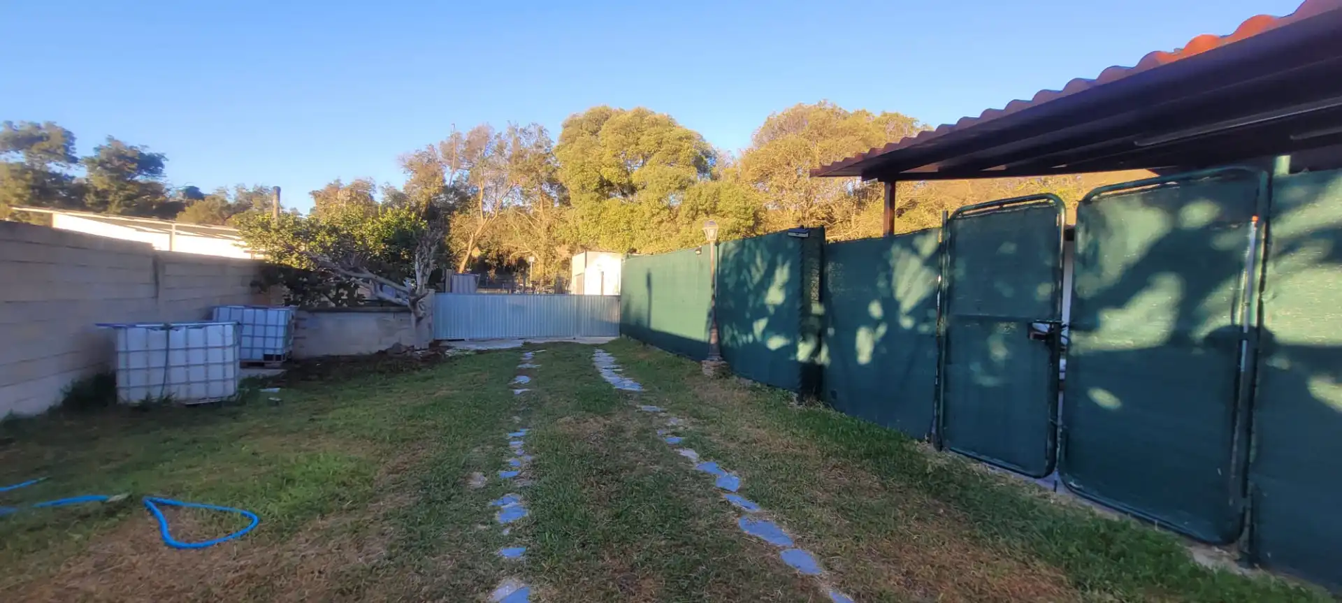 Jardí de Finca rústica en venda en Los Barrios amb Jardí privat, Piscina i Moblat