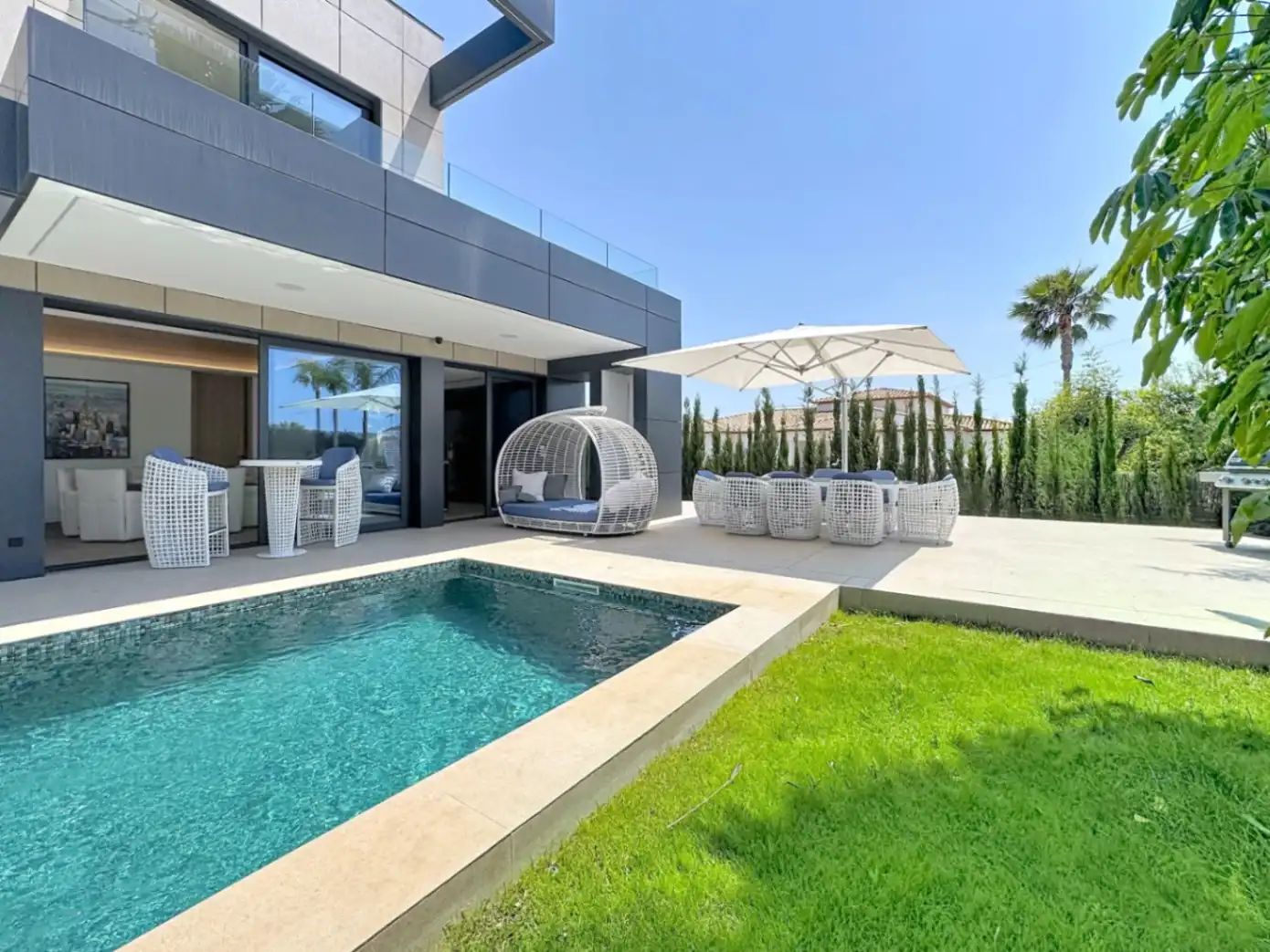 Chalet con piscina en venta en Marisol Park - Ortembach - Los Almendros, imagen 2