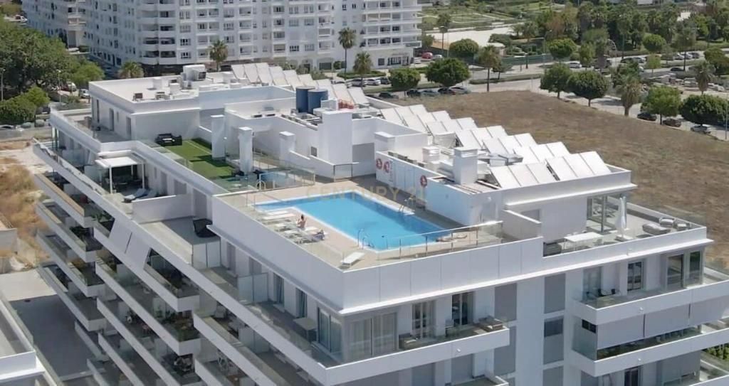 Apartament en venda a Nueva Andalucía, Marbella, Spain, -1, Puerto Banús