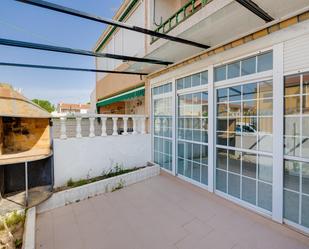 Vista exterior de Casa o xalet en venda en Torrevieja amb Aire condicionat, Calefacció i Jardí privat