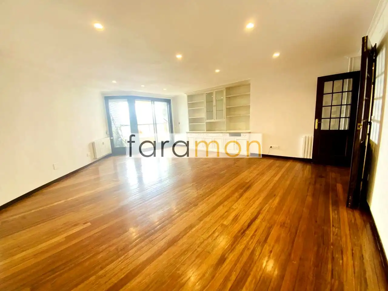 Exterior view of Flat for rent in Vigo   with Air Conditioner, Heating and Terrace