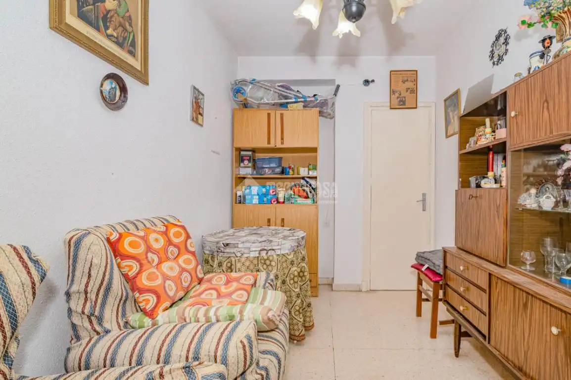 Habitación de Piso en venta en Granada con Calefacción, Amueblado y Balcón