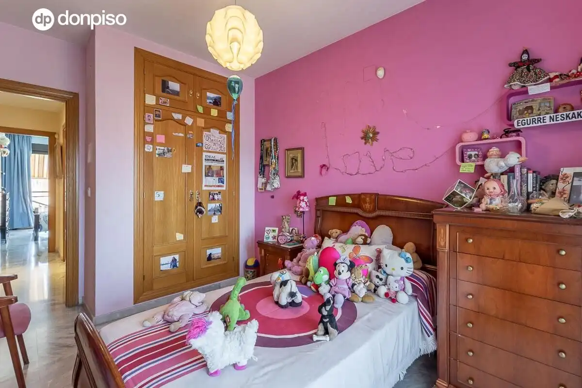 Habitación de Piso en venta en Granada con Aire acondicionado, Calefacción y Terraza
