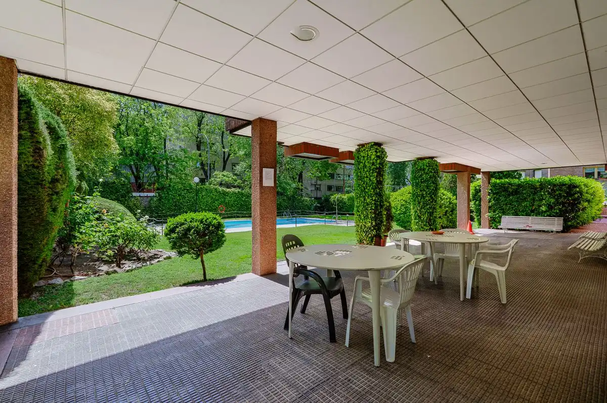 Terrassa de Pis en venda en Madrid amb Calefacció, Jardí privat i Piscina
