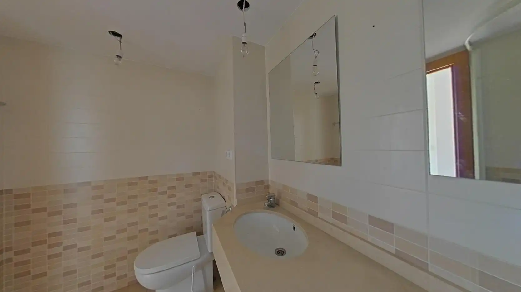 Baño de Piso en venta en Zaragoza con Calefacción, Parquet y Horno