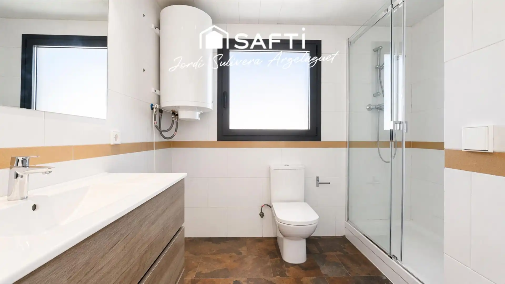 Baño de Casa adosada en venta en L'Escala con Aire acondicionado, Terraza y Balcón