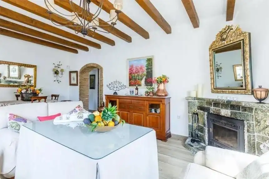 Comedor de Casa o chalet de alquiler en Vélez-Málaga con Aire acondicionado, Calefacción y Jardín privado