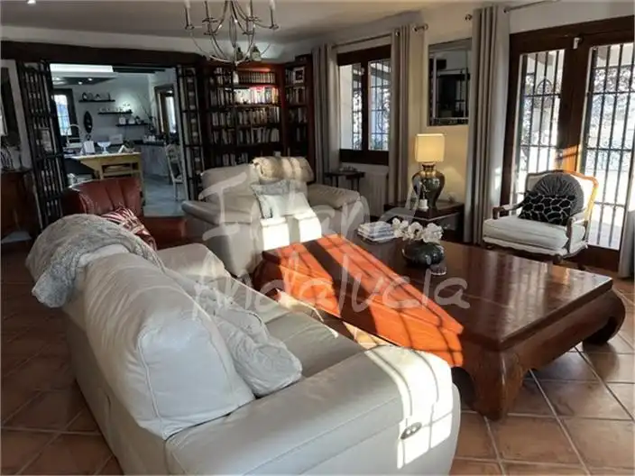 Casa rústica amb piscina en venda a Alcalá la Real, imagen 5