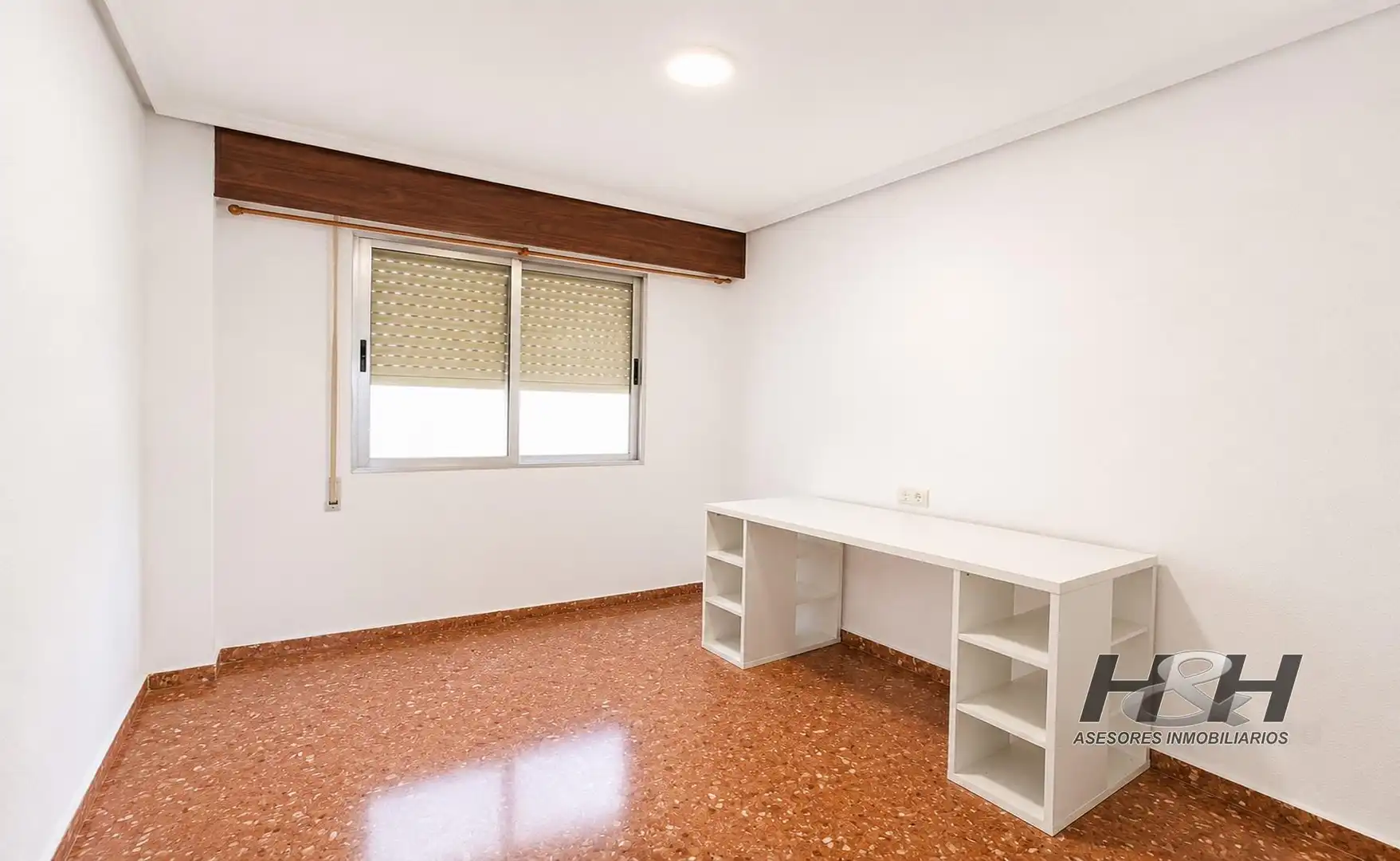 Bedroom of Flat for sale in Burjassot  with Air Conditioner, Heating and Balcony