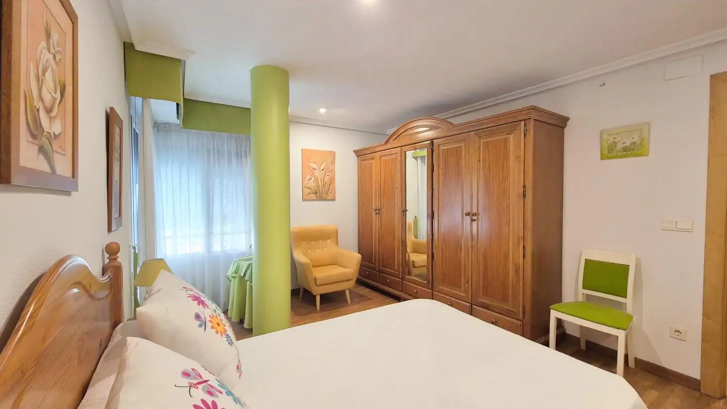 Flat for rent in Plaza Crevillente - Antiguos Juzgados - El Asilo