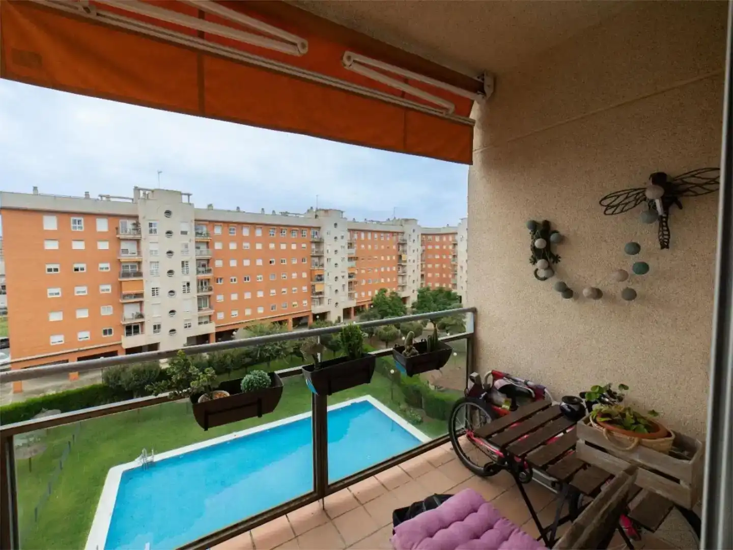 Terrassa de Pis en venda en  Sevilla Capital amb Aire condicionat, Piscina i Balcó