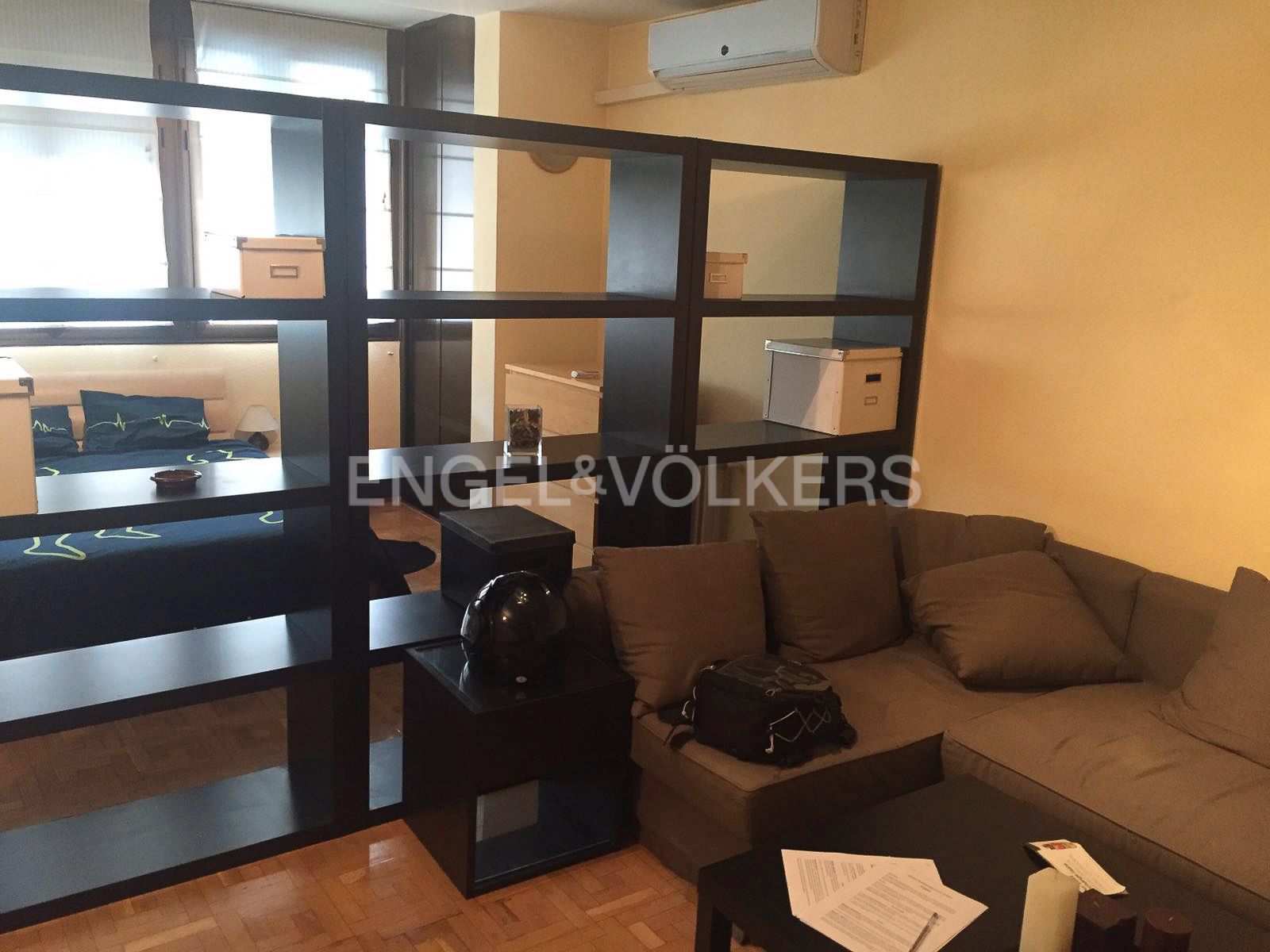 Sala d'estar de Apartament en venda en  Madrid Capital amb Aire condicionat, Calefacció i Parquet