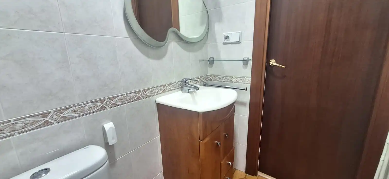 Bany de Pis en venda en Sabadell amb Calefacció, Parquet i Alarma