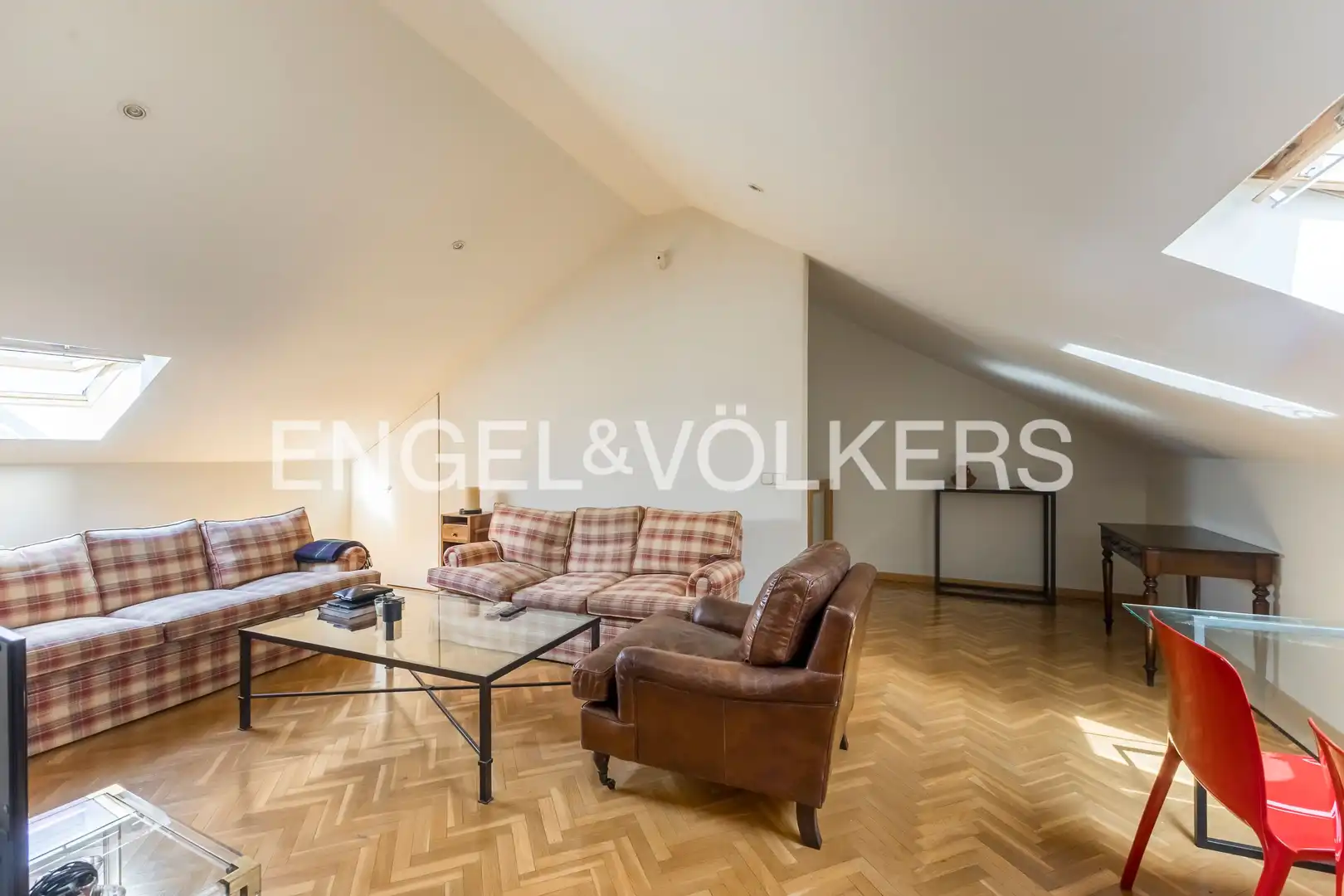 Living room of Detached homes for sale in Madrid  with Air Conditioner, Heating and Private garden