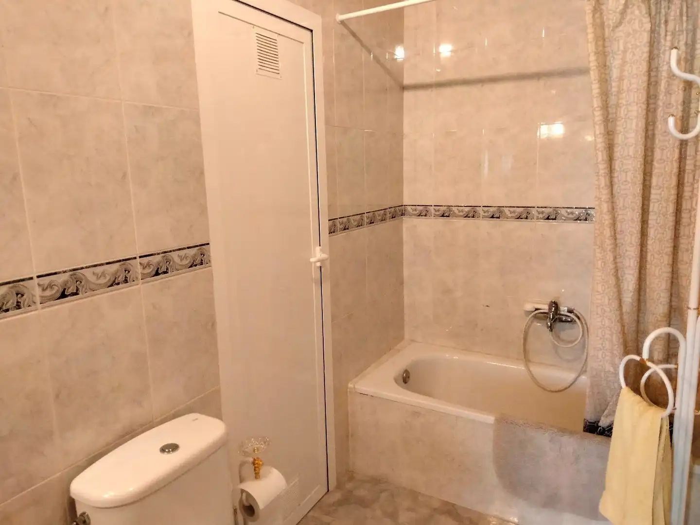 Baño de Casa adosada en venta en Navacepedilla de Corneja con Calefacción y Trastero