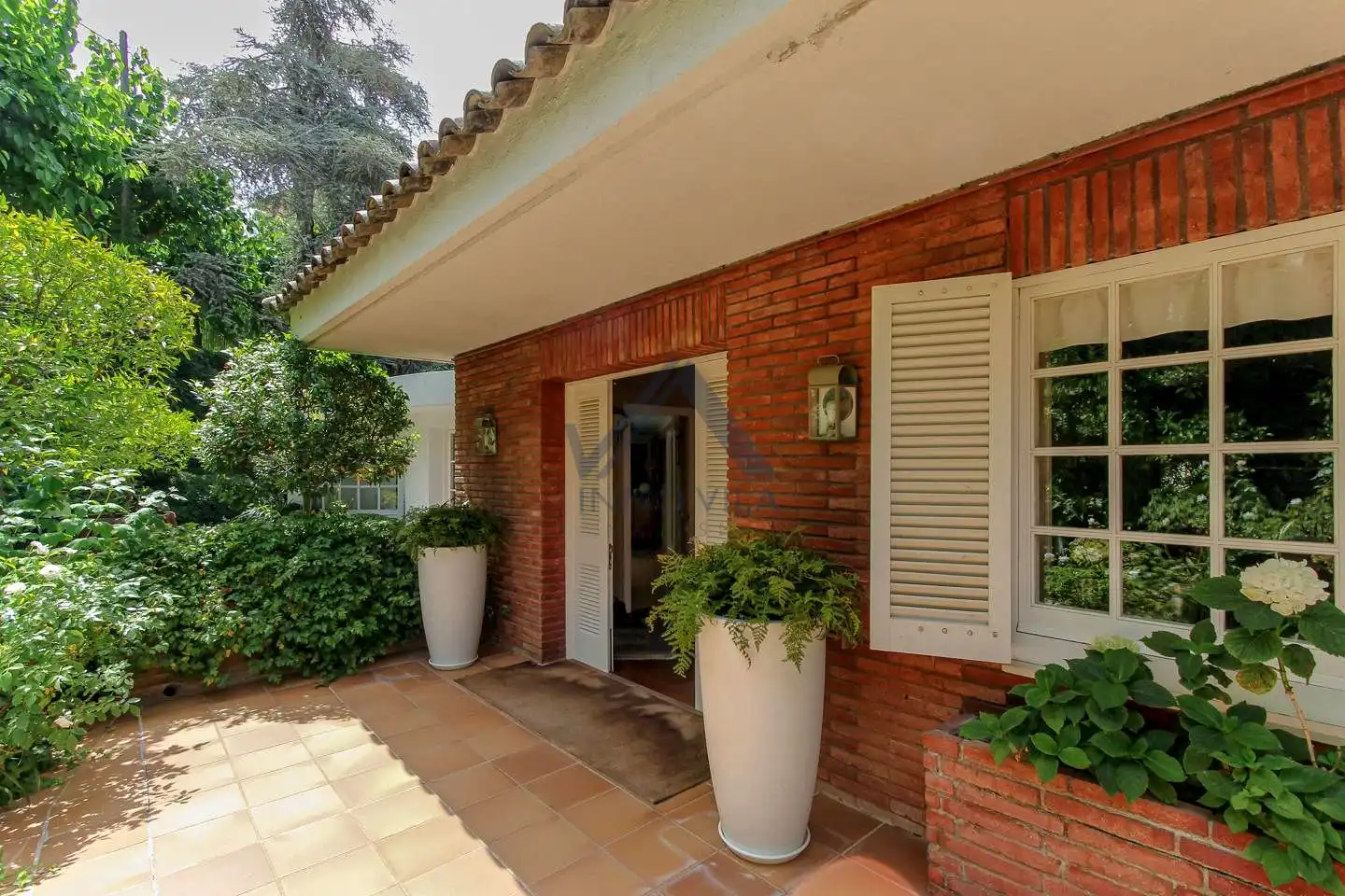 Casa con piscina en venta en De Les Monges, imagen 7