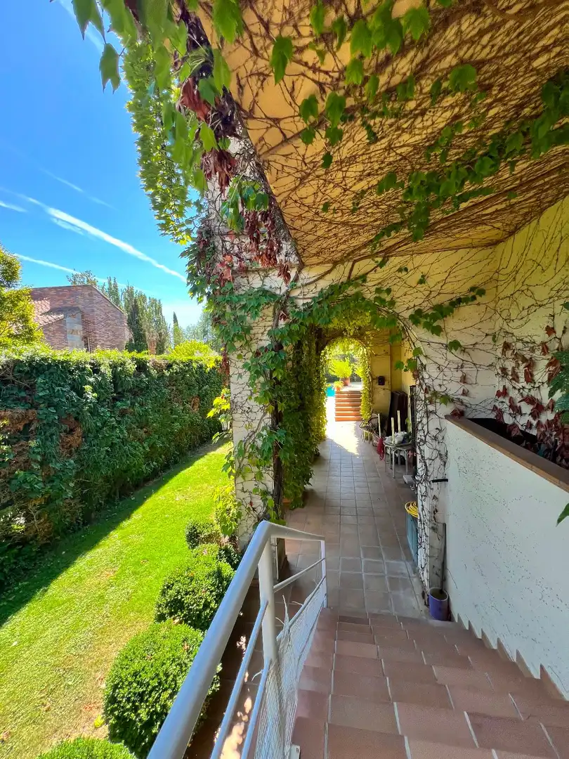 Jardí de Casa o xalet en venda en Villanueva de la Cañada amb Aire condicionat, Calefacció i Terrassa