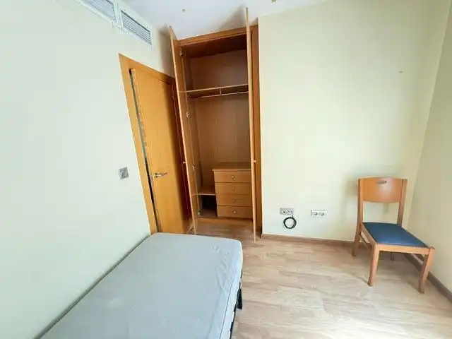 Habitación de Apartamento de alquiler en Murcia con Aire acondicionado, Calefacción y Parquet