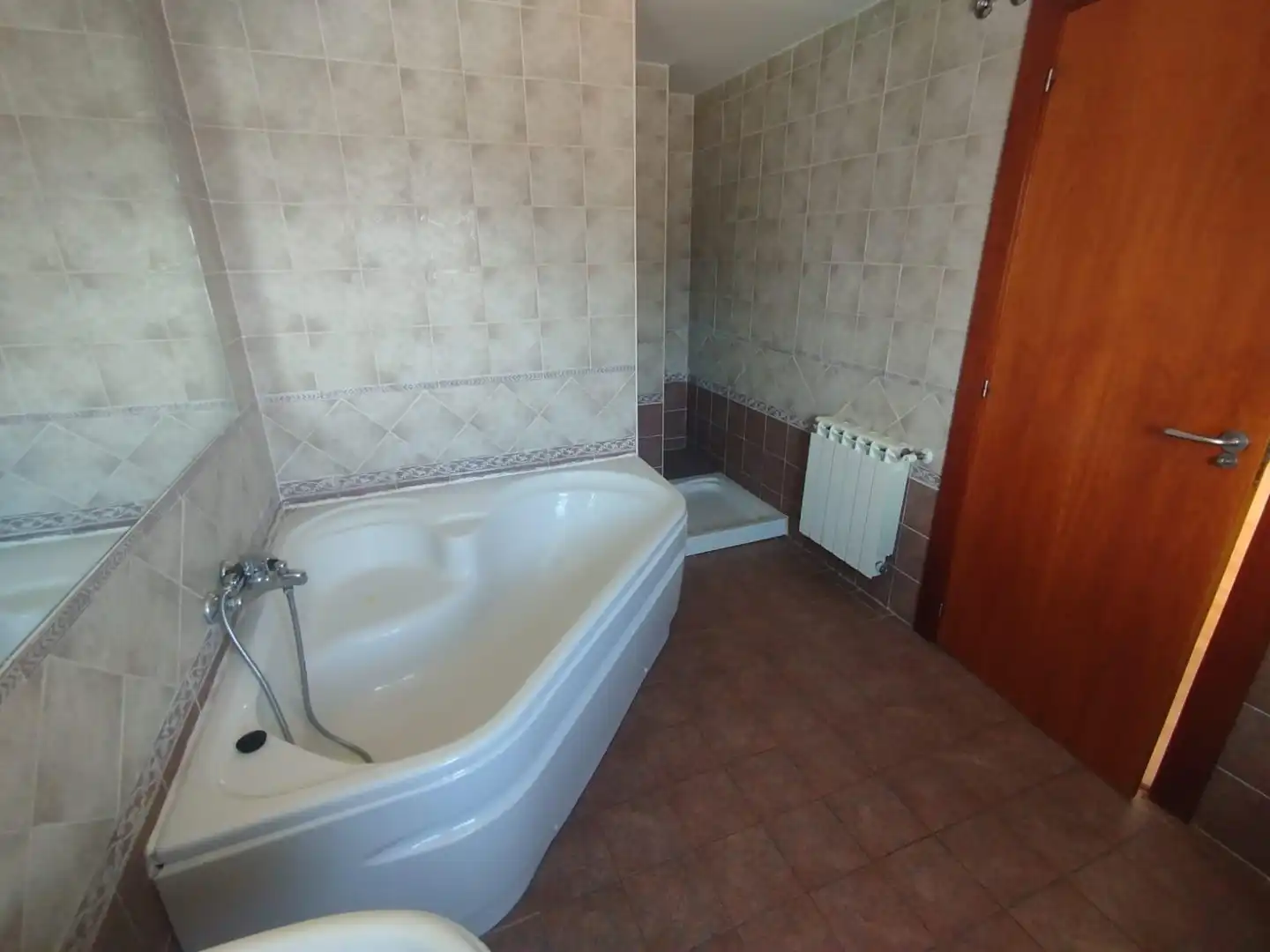 Baño de Casa adosada en venta en Sariegos con Calefacción, Jardín privado y Terraza