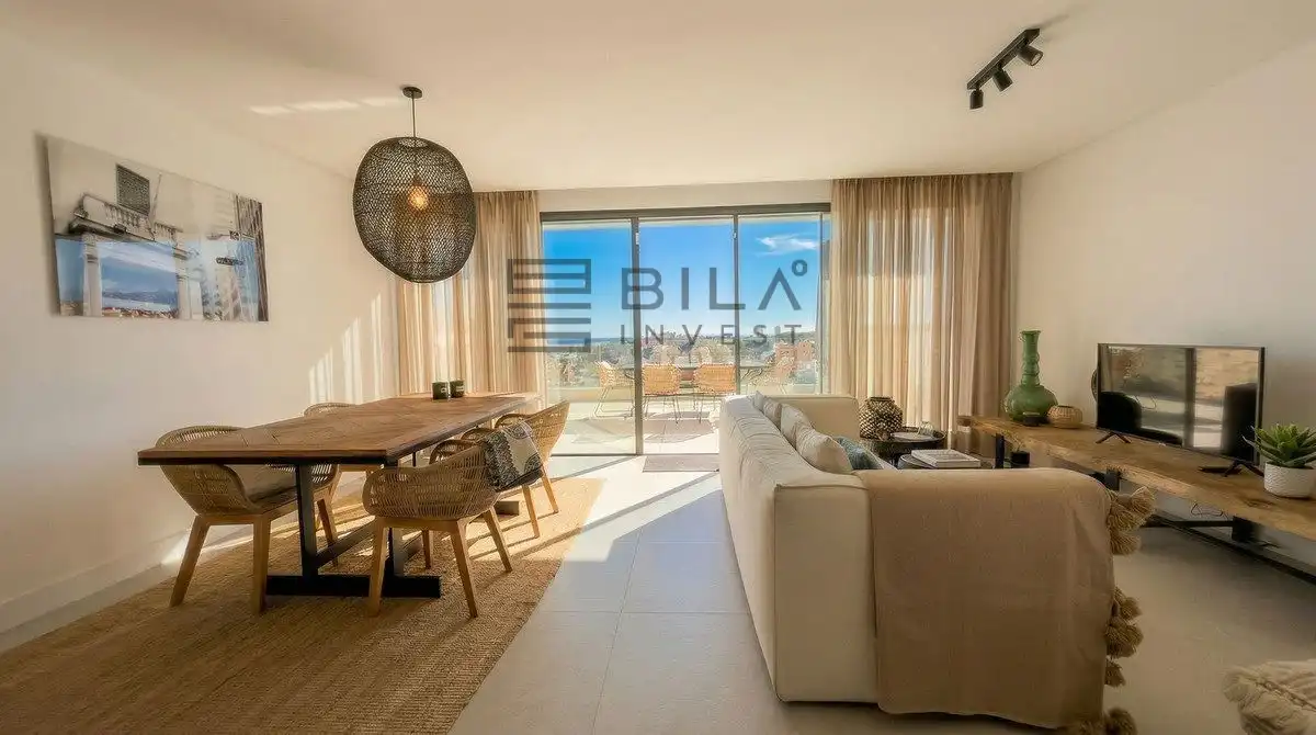 Sala de estar de Ático en venta en Marbella con Aire acondicionado, Terraza y Trastero