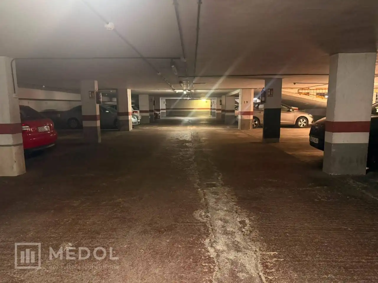 Parkplatz von Dachboden zur Miete in Tarragona mit Klimaanlage, Heizung und Parkett