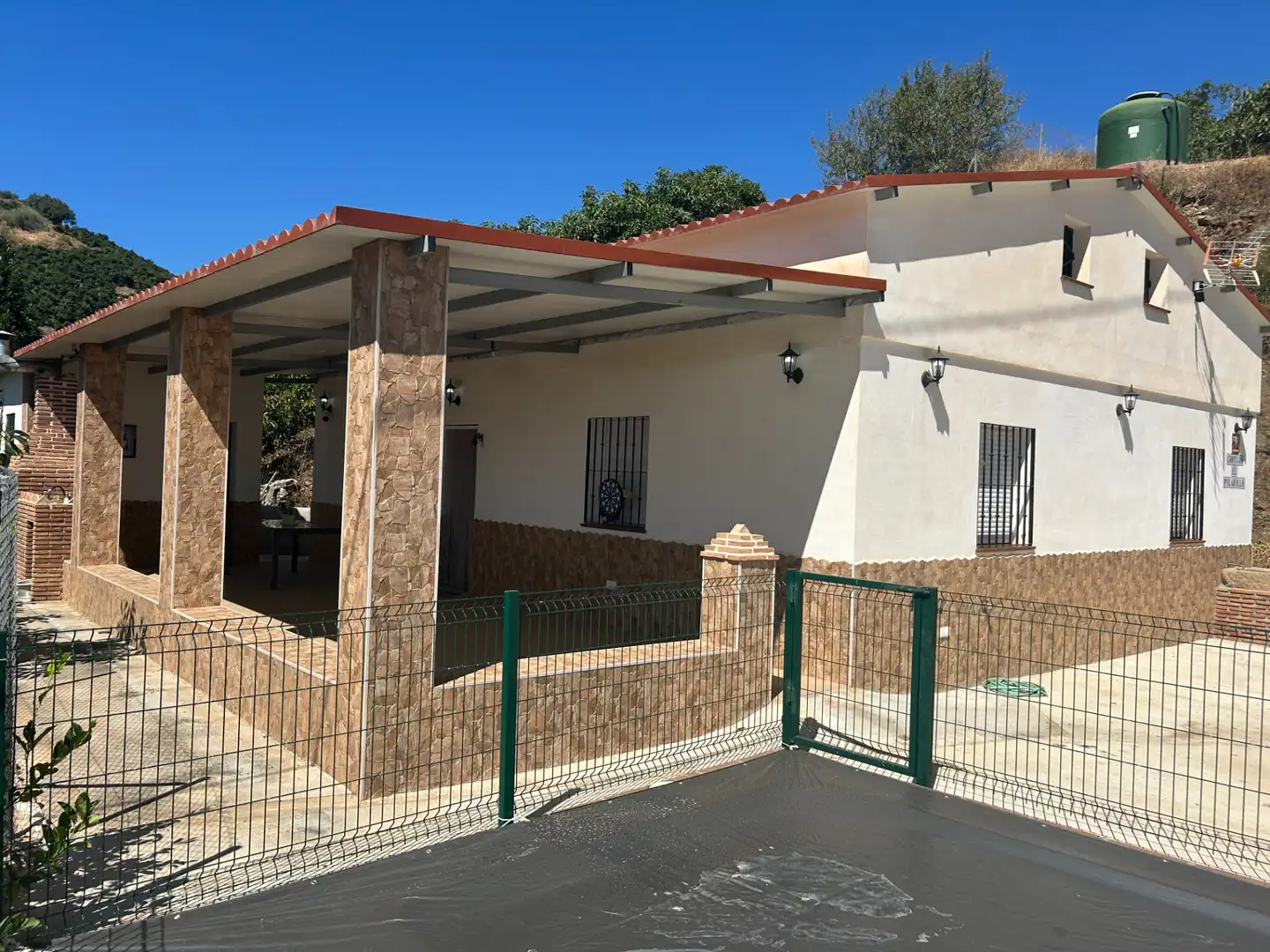 Außenansicht von Country house zur Miete in Vélez-Málaga mit Klimaanlage, Heizung und Terrasse