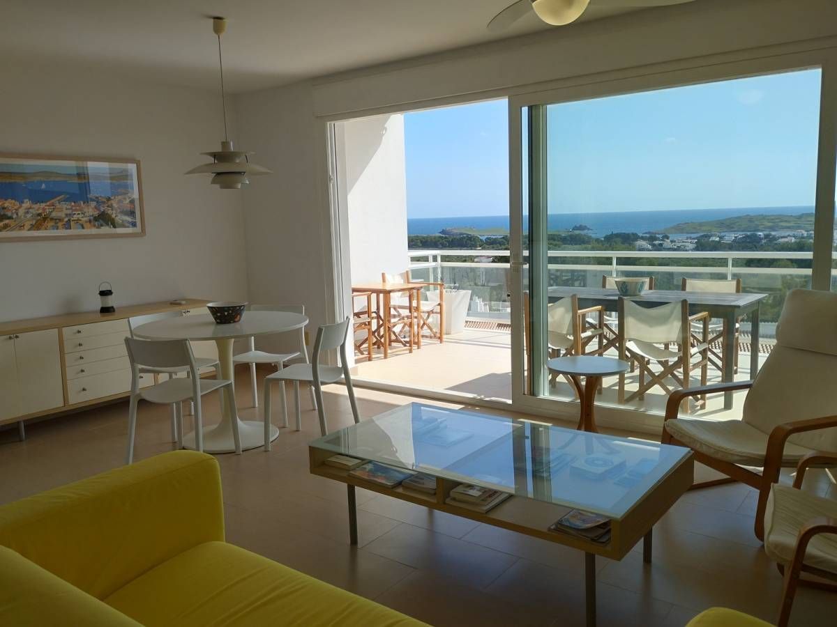 Menjador de Apartament en venda en Es Mercadal amb Jardí privat, Terrassa i Piscina