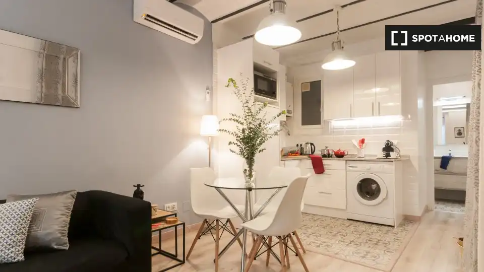 Flat with terrace to rent in Gràcia, imagen 5