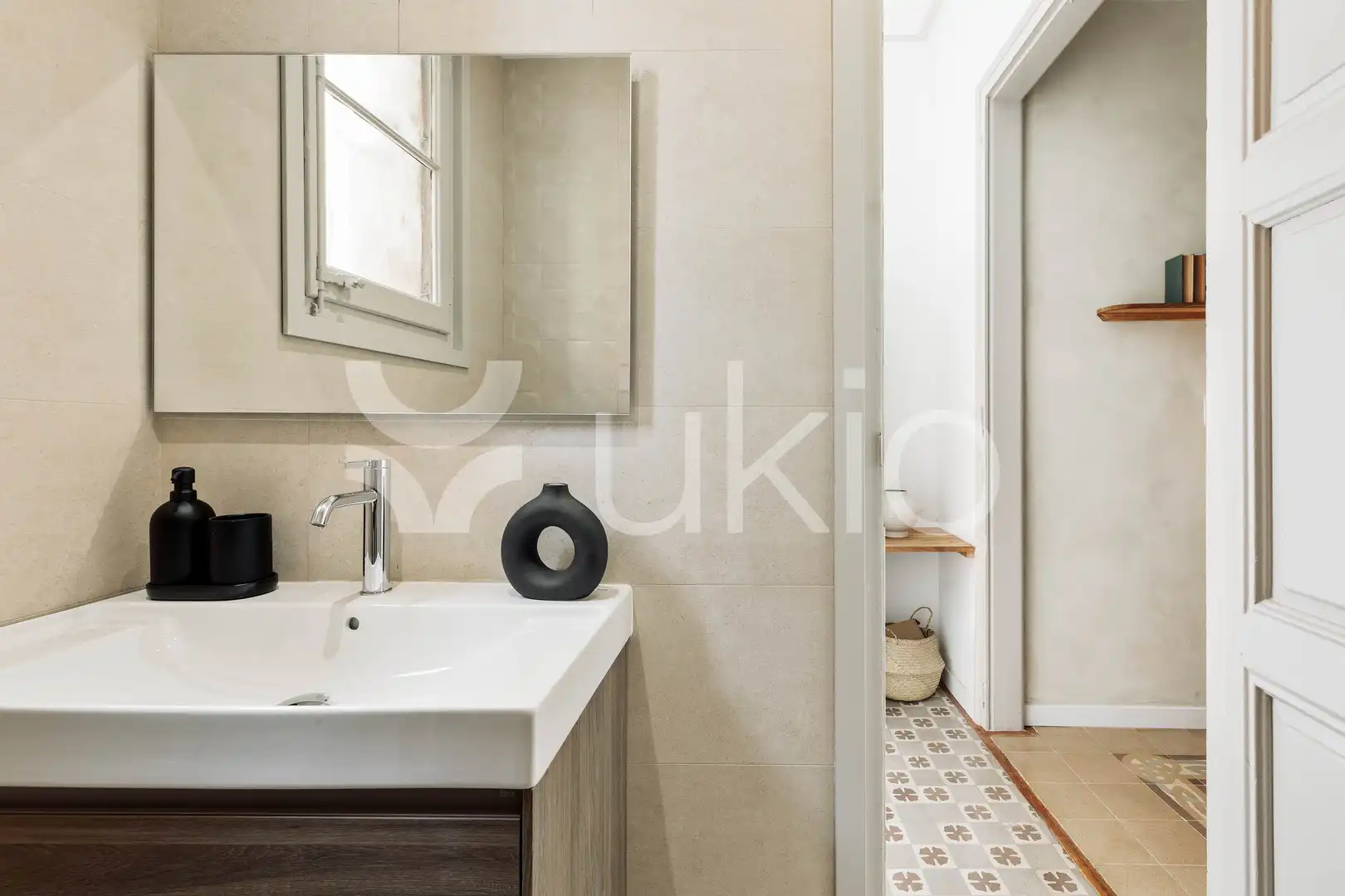 Baño de Apartamento de alquiler en Barcelona con Aire acondicionado, Calefacción y Amueblado