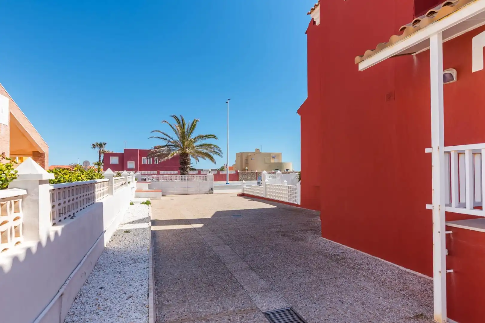 Vista exterior de Casa o chalet en venta en La Manga del Mar Menor con Aire acondicionado, Calefacción y Jardín privado
