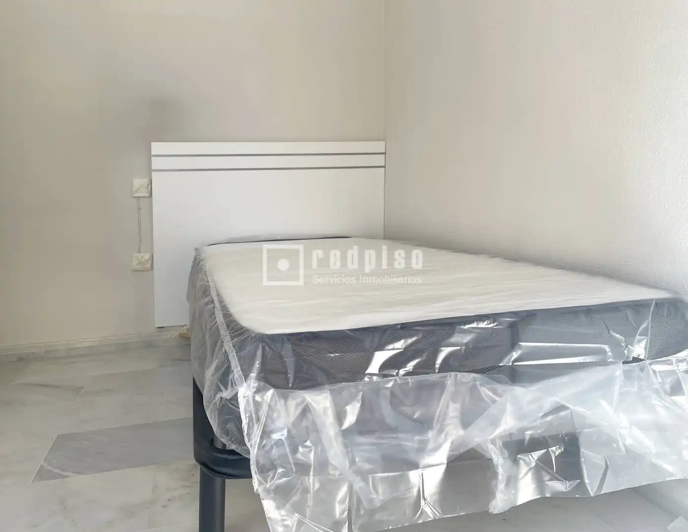 Bedroom of Flat for rent in Sevilla  with Air Conditioner, Terrace and Furnished