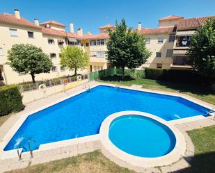 Swimming pool of Flat to rent in  Granada Capital  with Heating, Oven and Washing machine