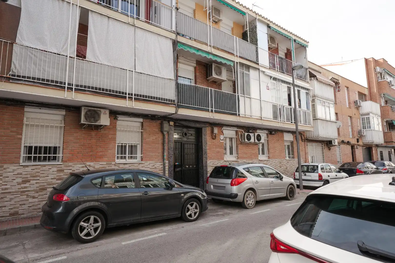 Außenansicht von Erdgeschoss zum Verkauf in Getafe mit Heizung und Möbliert