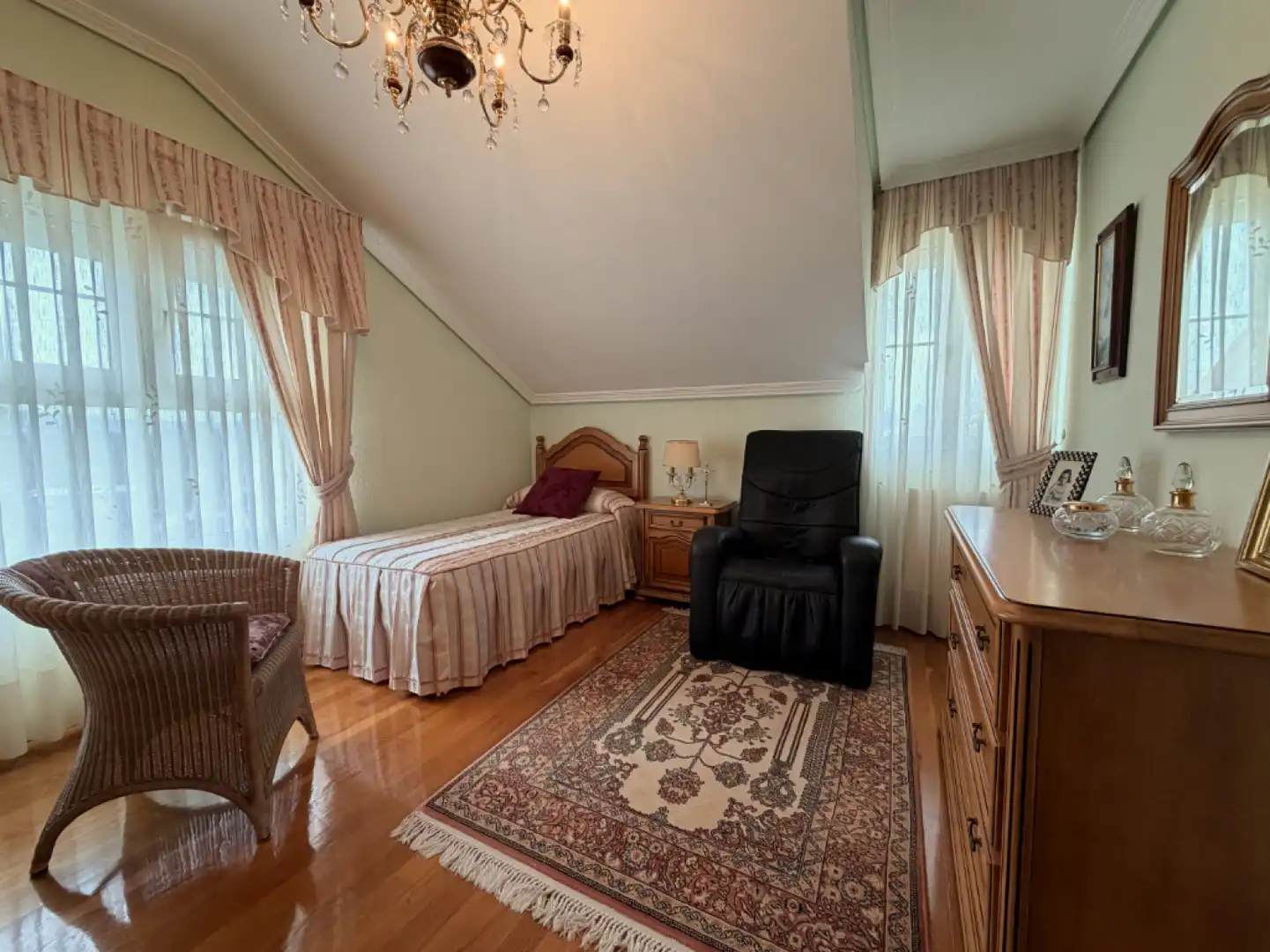 Schlafzimmer von Haus oder Chalet zum Verkauf in Piélagos mit Heizung, Privatgarten und Terrasse