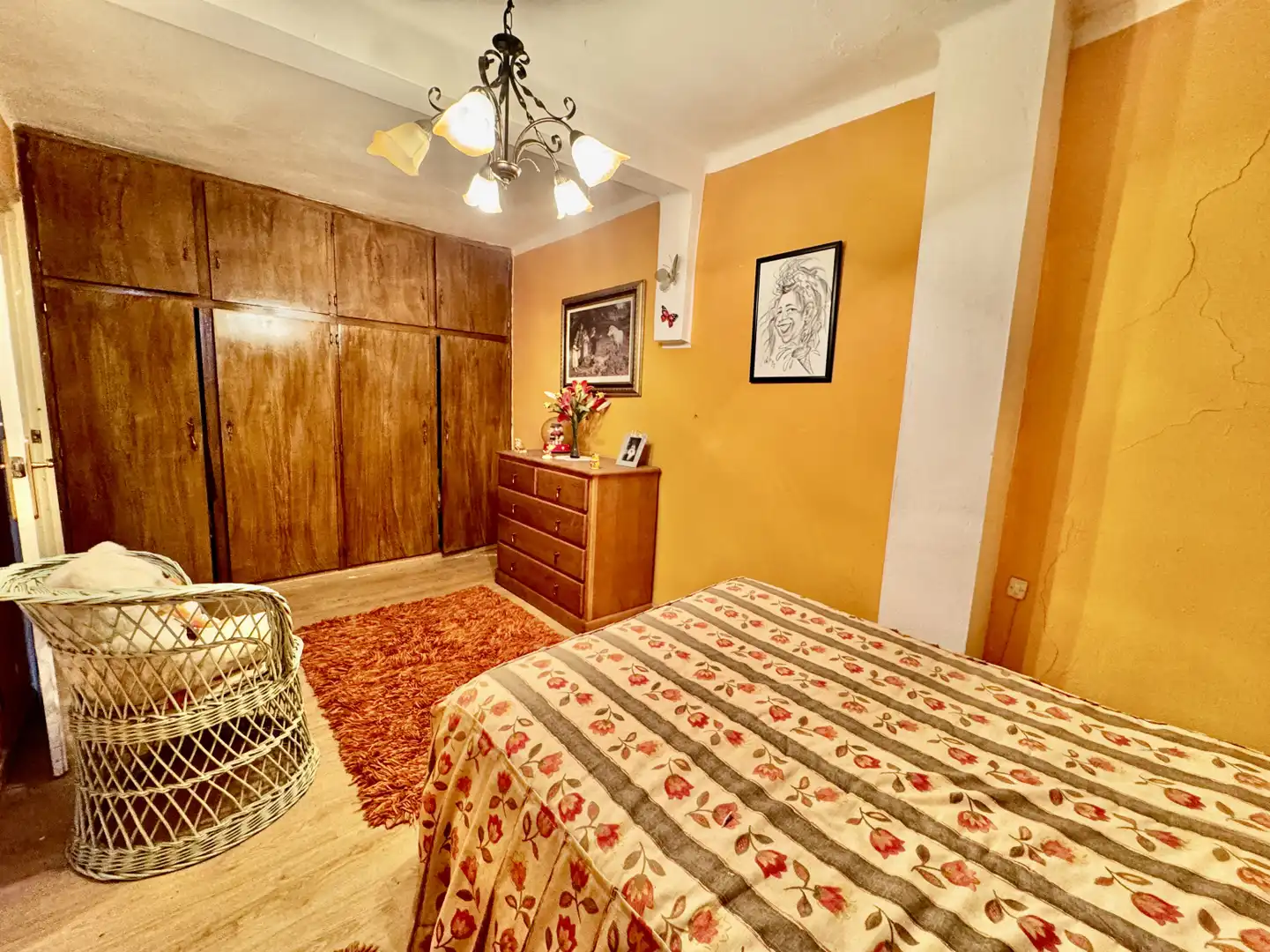 Habitación de Casa adosada en venta en Molledo con Parquet, Terraza y Amueblado