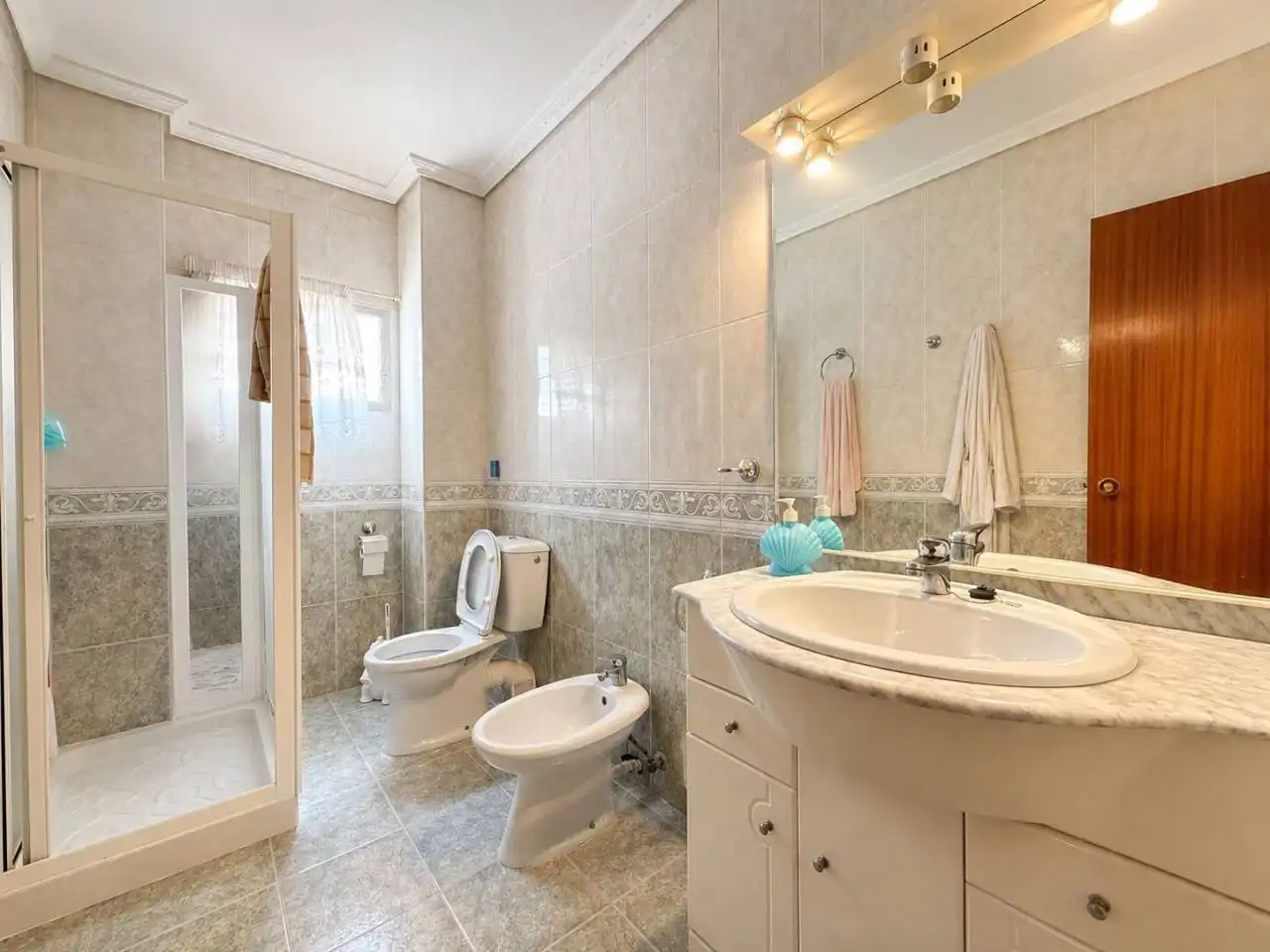 Bathroom of Flat for sale in Vila-real  with Storage room, Furnished and Balcony