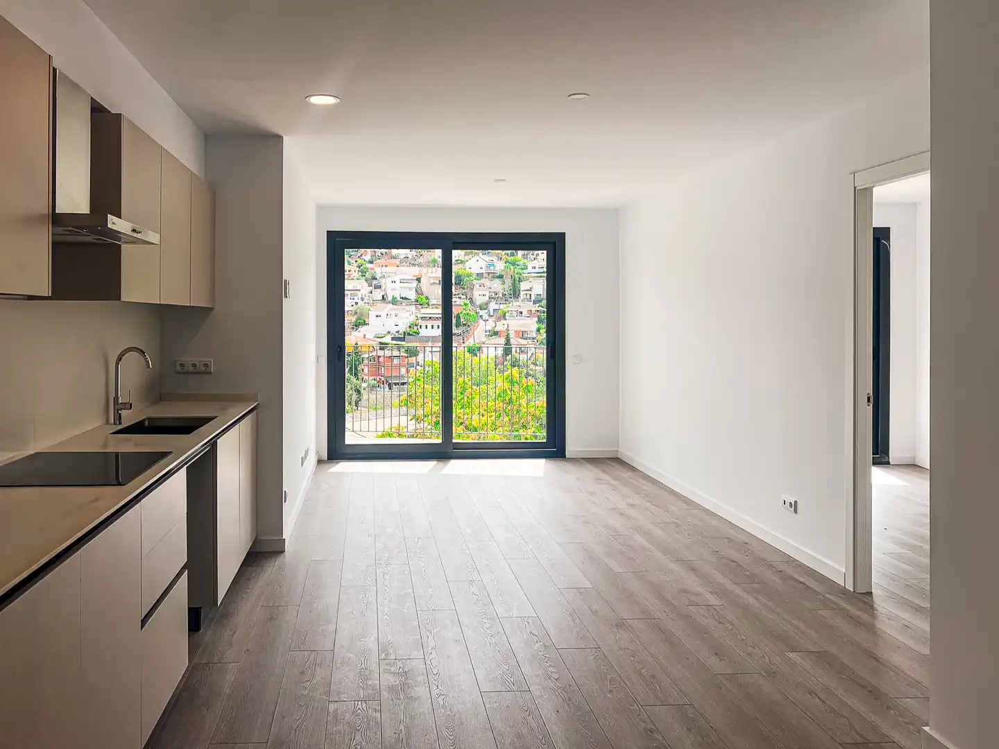 Bajo de obra nueva con ascensor en venta en Carrer Major 490, imagen 3