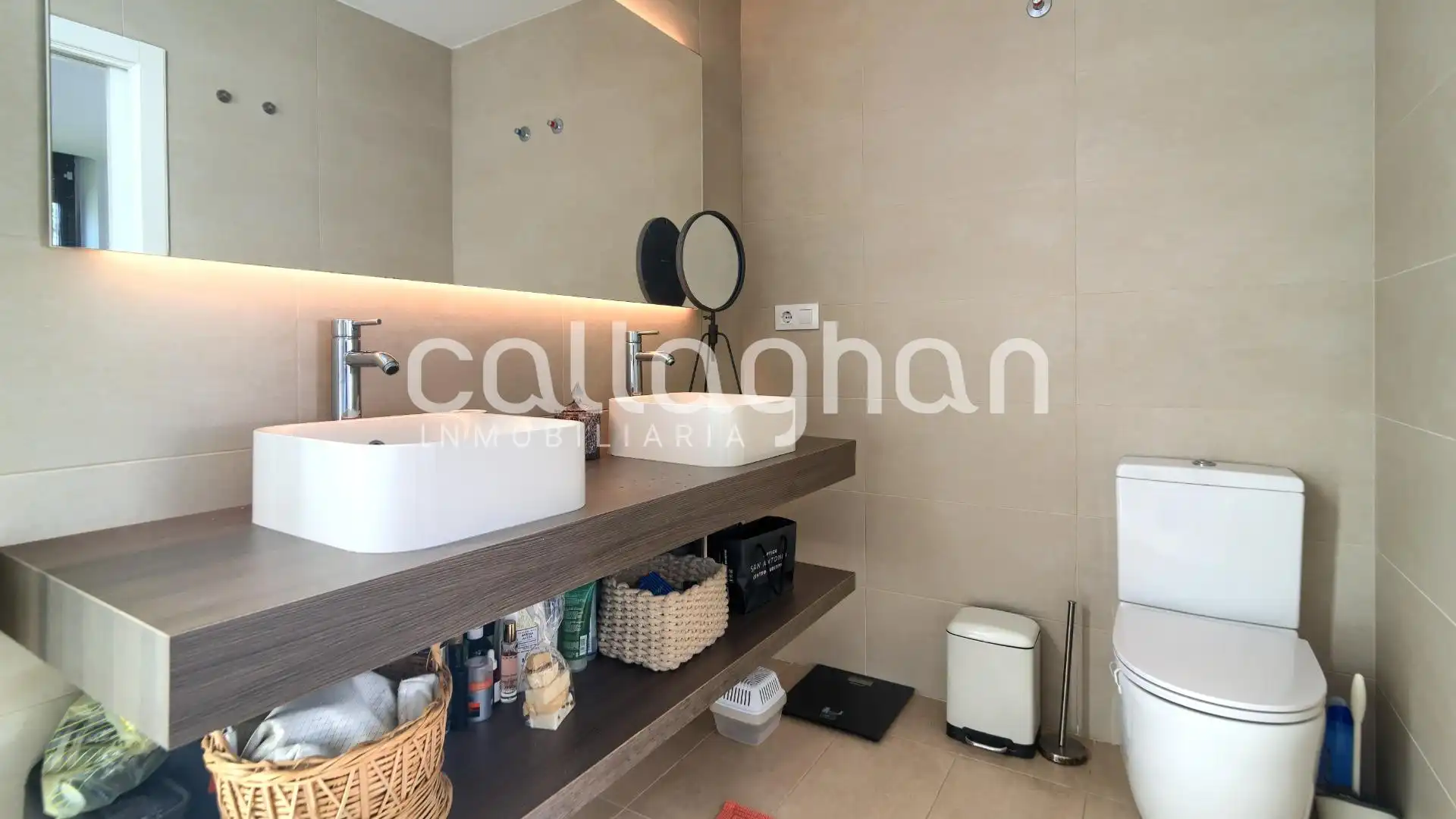 Bathroom of Houses for sale in L'Eliana  with Air Conditioner, Heating and Private garden