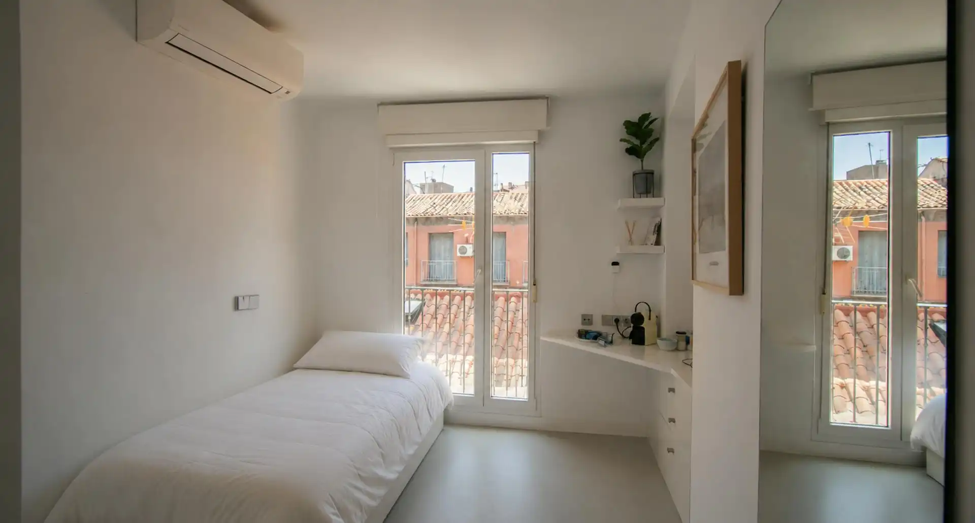 Bedroom of Flat for share in Madrid  with Air Conditioner, Heating and Furnished