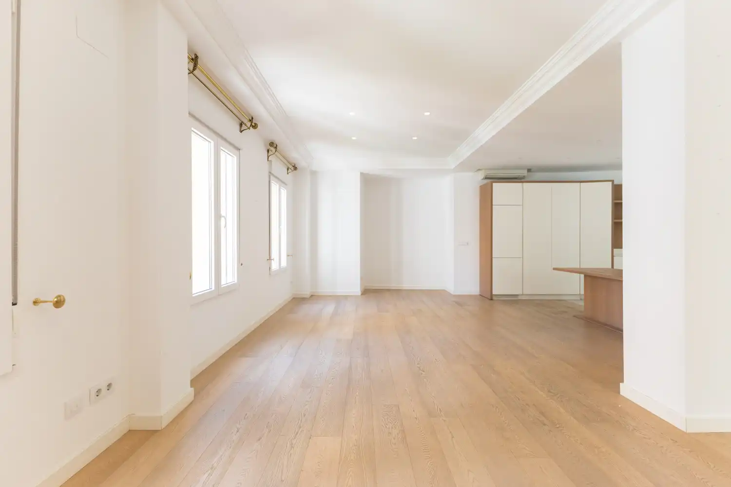 Living room of Flat for rent in Valencia  with Air Conditioner, Heating and Furnished
